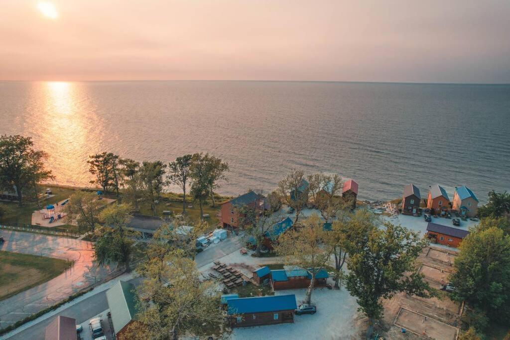 Charming Lakeview Cabin Near Geneva-On-The-Lake! Ashtabula Luaran gambar
