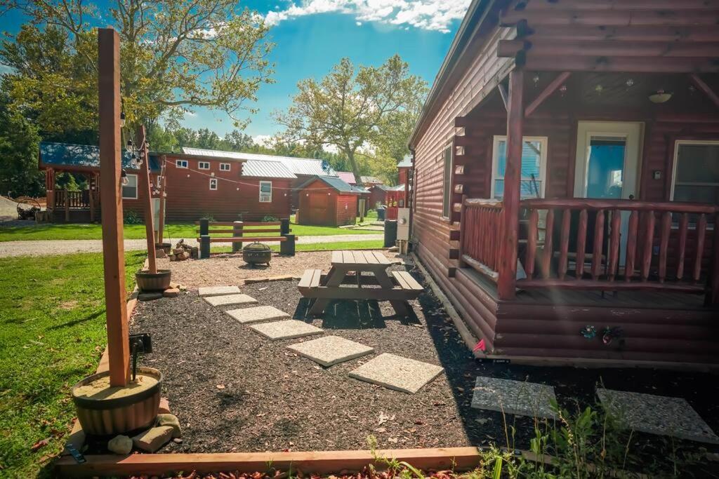 Charming Lakeview Cabin Near Geneva-On-The-Lake! Ashtabula Luaran gambar