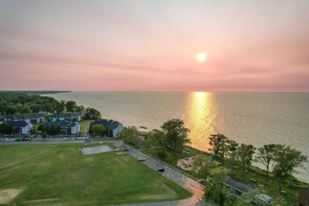 Charming Lakeview Cabin Near Geneva-On-The-Lake! Ashtabula Luaran gambar